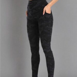 COLORFULKOALA Women's High Waisted Yoga Pants 7/8 Length Leggings w/ pockets